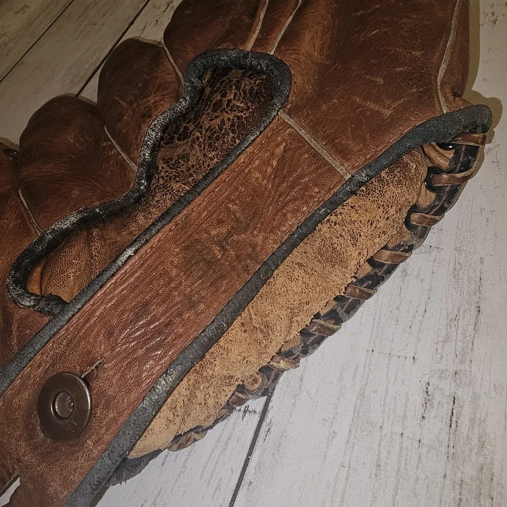 Vintage Sonnett Leather Baseball Glove Mitt Barney McCosky Model Button Strap OK